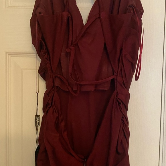 Gown - Picture 2 of 4